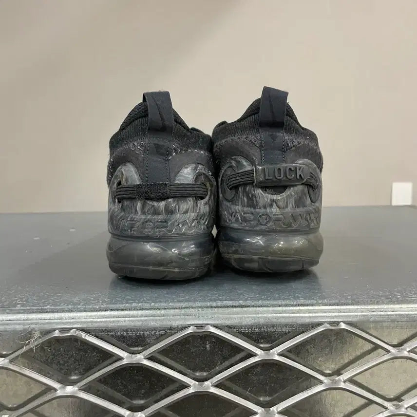 [BUNJANG] Nike Air VaporMax 2020 Flyknit Black / 나이키 에어 베이퍼맥스 2020 플라이니트 블랙 270