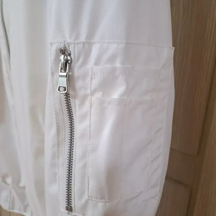 [SOLD OUT] 화이트 봄버 자켓 항공점퍼