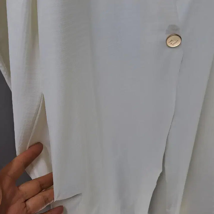 [BUNJANG] The Story Single Button Cool Material Long Shirt / 더 스토리 싱글버튼 쿨소재 화이트  가디건형 롱 셔츠