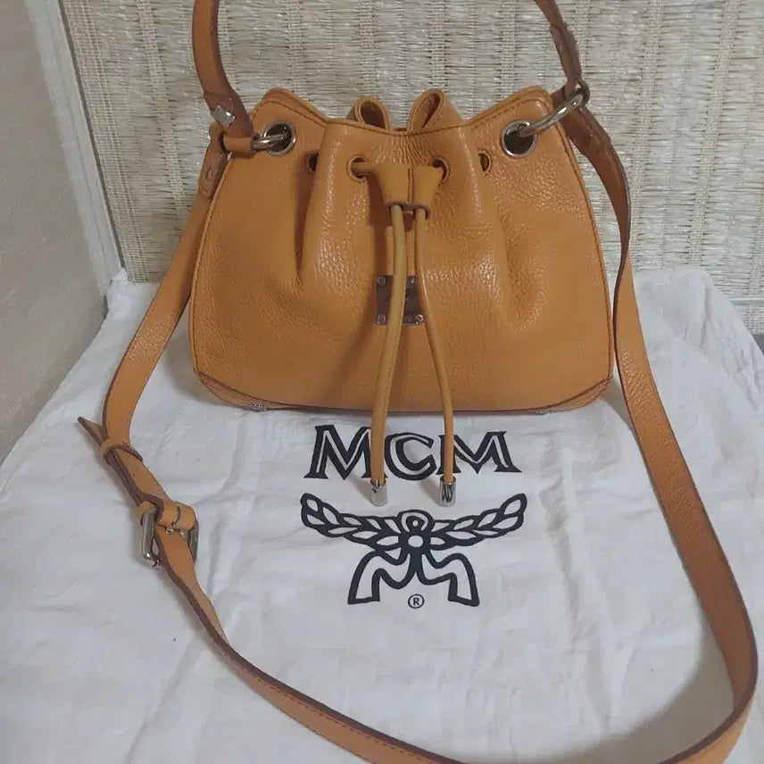 [BUNJANG] MCM Yellow Bucket Shoulder Bag / 정품)MCM 숄더백 버킷백 옐로우 가방