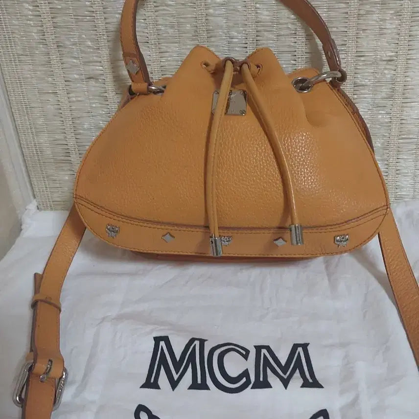 [BUNJANG] MCM Yellow Bucket Shoulder Bag / 정품)MCM 숄더백 버킷백 옐로우 가방
