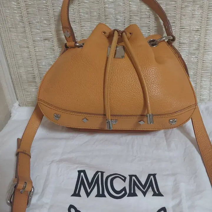 [BUNJANG] MCM Yellow Bucket Shoulder Bag / 정품)MCM 숄더백 버킷백 옐로우 가방
