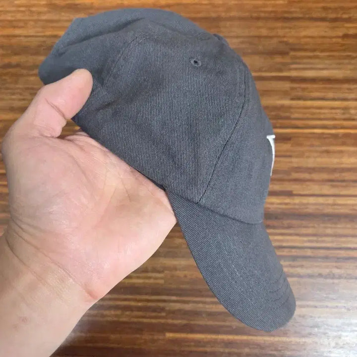 [BUNJANG] Wooalong Signature Logo Charcoal Hat M / 우알롱 시그니처 로고 차콜 모자 m