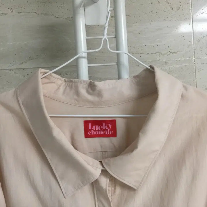 [BUNJANG] Lucky Chouette Short Sleeve Logo Blouse / 럭키슈에뜨 반팔 셔츠 블라우스 free