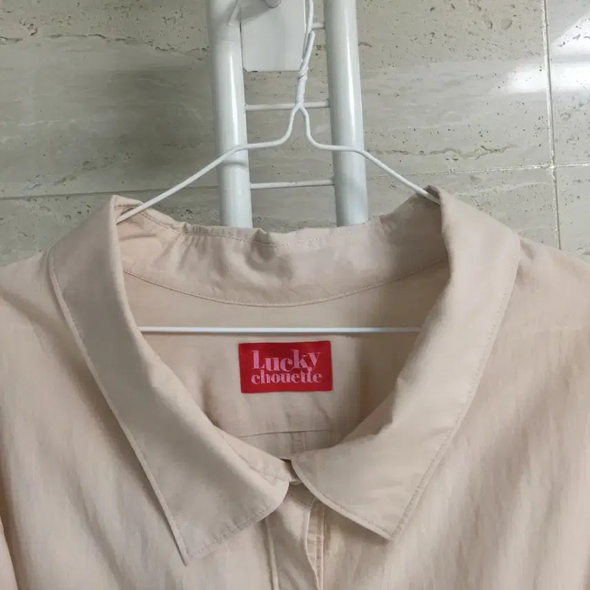 [BUNJANG] Lucky Chouette Short Sleeve Logo Blouse / 럭키슈에뜨 반팔 셔츠 블라우스 free