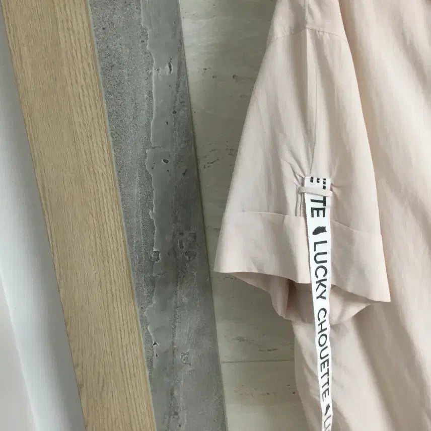 [BUNJANG] Lucky Chouette Short Sleeve Logo Blouse / 럭키슈에뜨 반팔 셔츠 블라우스 free