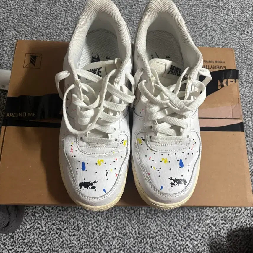 [BUNJANG] Nike Air Force 1 White Painted Detail Sneakers / 에어포스