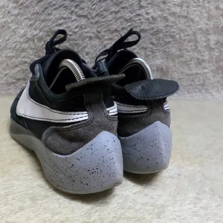 [BUNJANG] Nike Moon Racer Black Sneakers / 후루룩구제2 265 나이키 문레이서 블랙 운동화 중고 신발 260509
