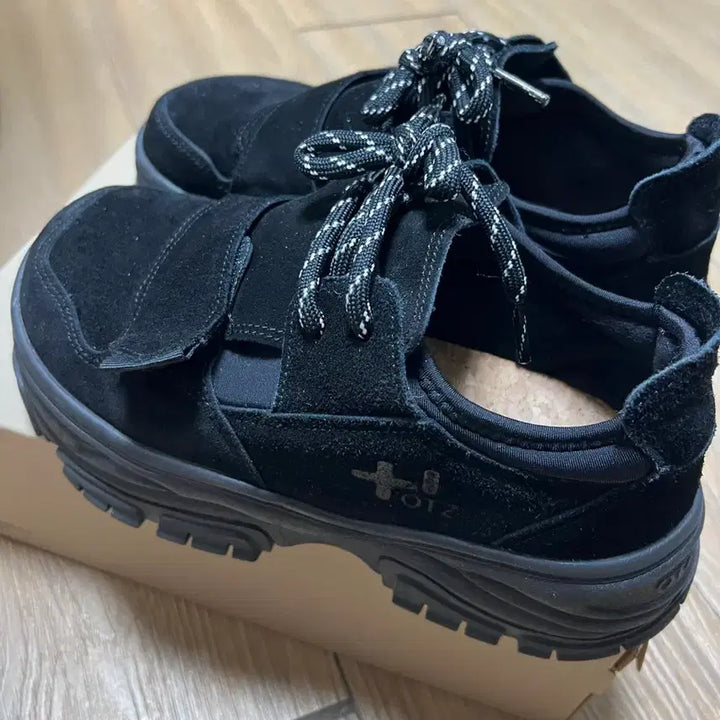 [BUNJANG] Occi 3300 Suede All Black Sneakers Size 240 / 오찌 3300 스웨이드 올블랙 240
