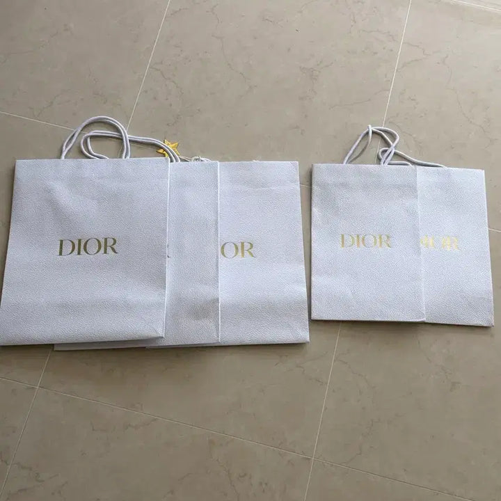 [BUNJANG] Dior White Paper Shopping Bags - Set of 5 / 디올 쇼핑백 화이트 Dior 종이가방