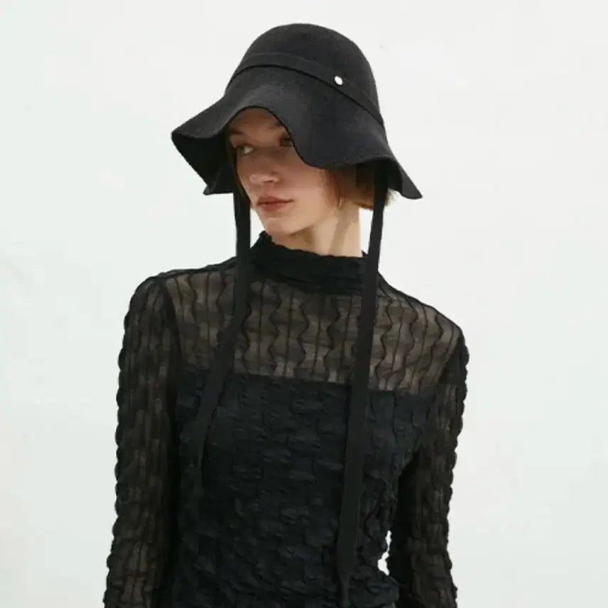 [BUNJANG] Egoist Metal Strap Ruffle Bucket Hat / 새상품) 에고이스트 버킷햇 금속 장식 스트랩 러플 모자