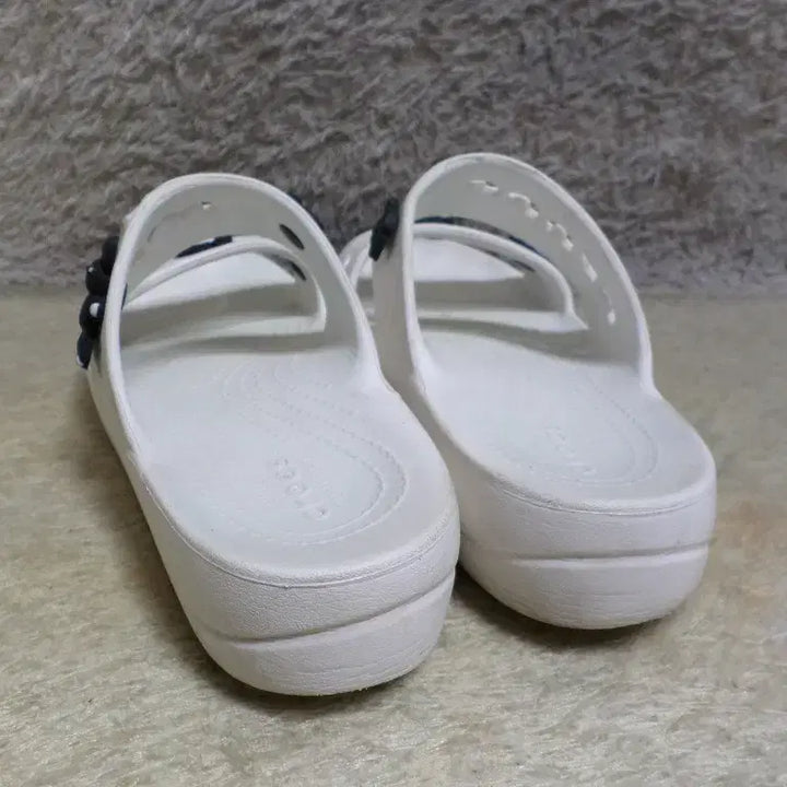 [BUNJANG] Crocs White Slippers / 후루룩구제2 여250 크록스 슬리퍼 화이트 신발 260509