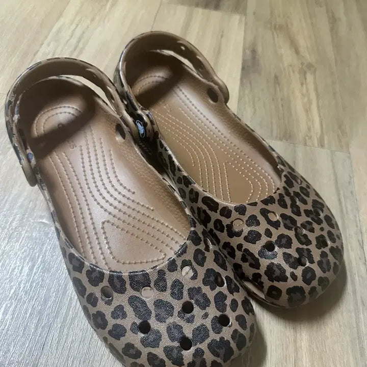 [BUNJANG] Crocs Classic Animal Ballet Flat / (새상품) 크록스 클래식 애니멀 발레 플랫