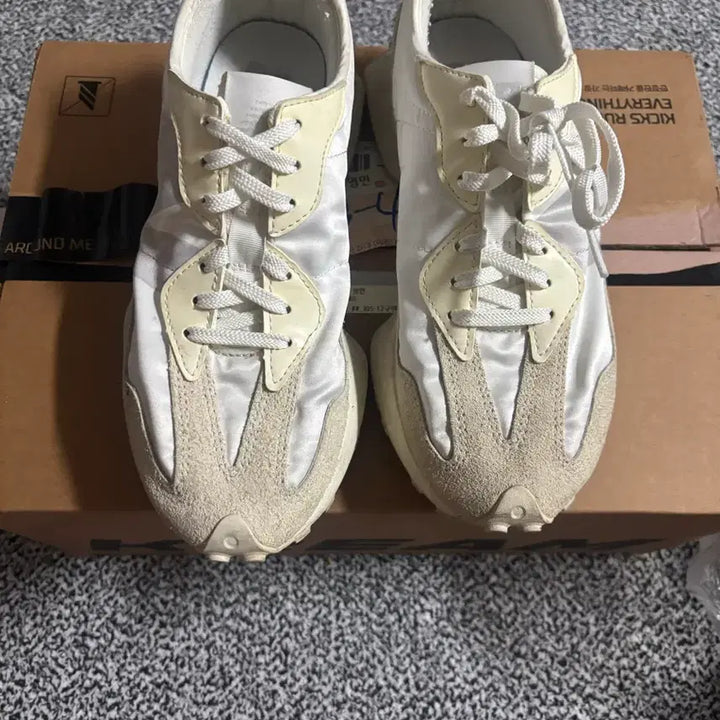 [BUNJANG] New Balance 327 White Sneakers / 뉴발란스327