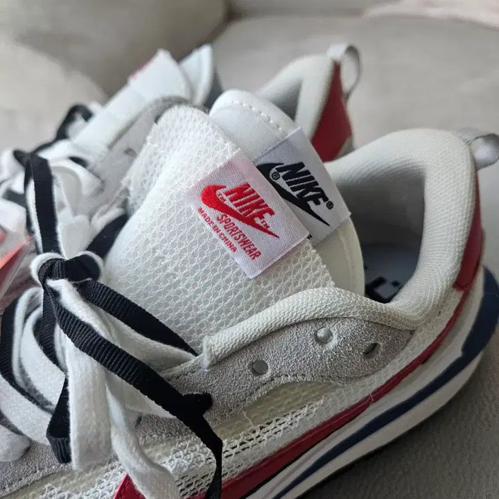 [BUNJANG] Nike x Sacai Vaporwaffle White/Red/Black / 나이키 사카이 베이퍼와플 흰빨검