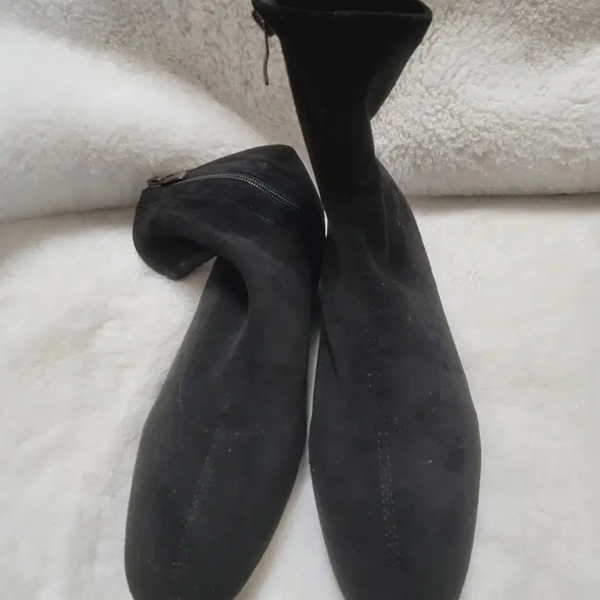 [BUNJANG] Black Suede Ankle Boots / 블랙 스웨이드 앵클부츠(섀미)