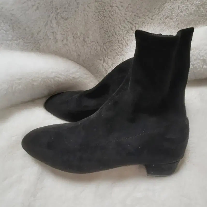 [BUNJANG] Black Suede Ankle Boots / 블랙 스웨이드 앵클부츠(섀미)