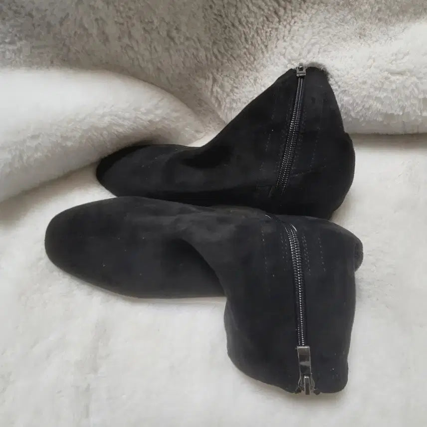 [BUNJANG] Black Suede Ankle Boots / 블랙 스웨이드 앵클부츠(섀미)