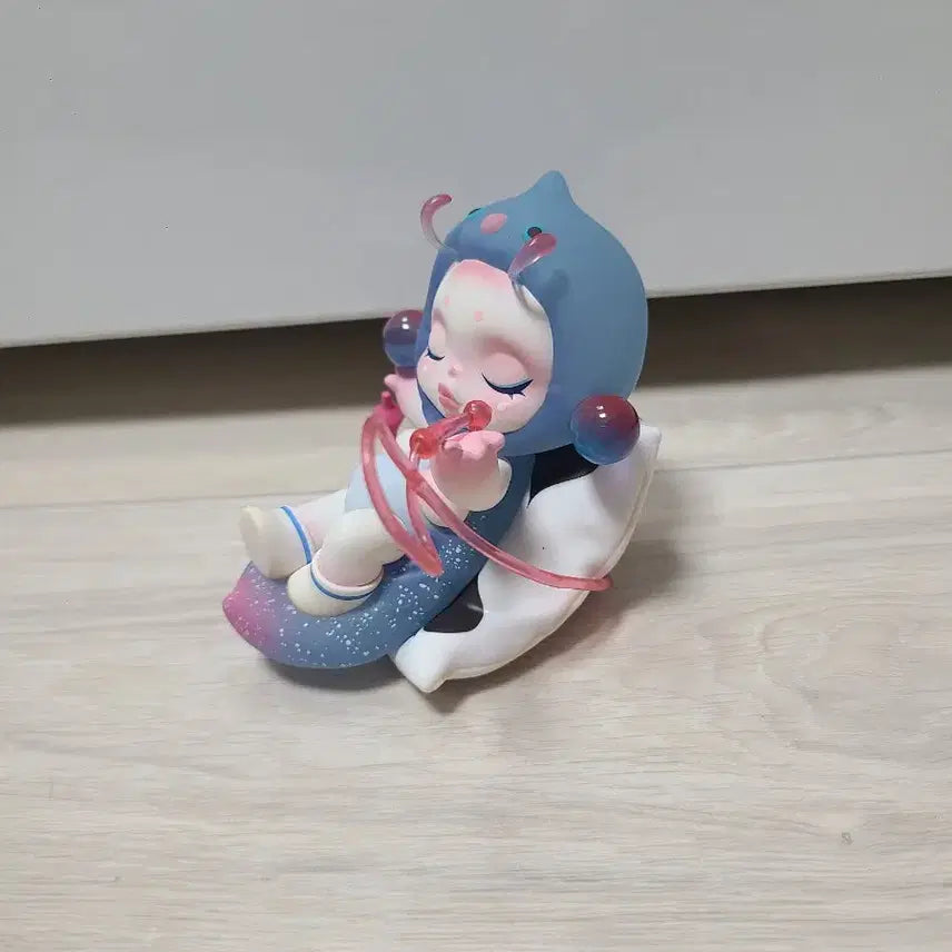 [BUNJANG] Pop Mart Skullpanda Everyday Wonderland Figure / 팝마트 스컬판다 에브리데이 원더랜드  피규어 팝니다.