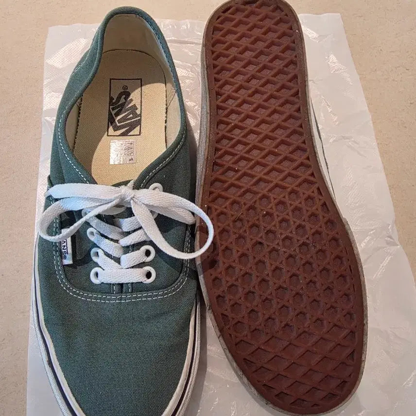 [BUNJANG] Vans Authentic Green Canvas Sneakers / 반스 어센틱 그린 캔버스 스니커즈
