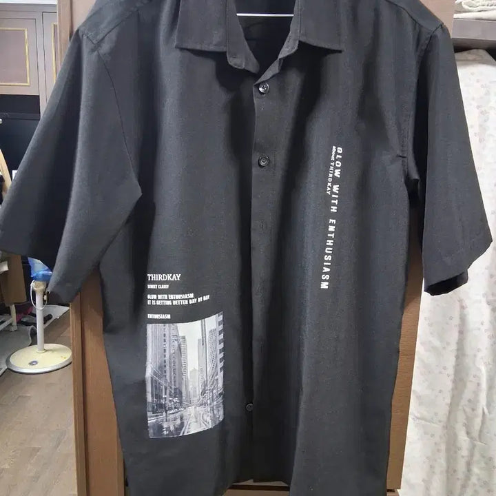 [BUNJANG] Black Short Sleeve Shirt (Size 95) / 블랙 반팔 셔츠(95)