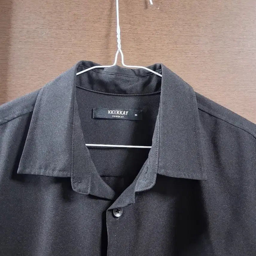 [BUNJANG] Black Short Sleeve Shirt (Size 95) / 블랙 반팔 셔츠(95)