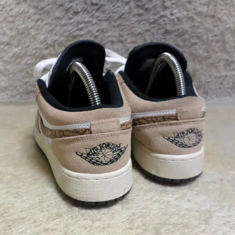 [BUNJANG] Nike Air Jordan 1 "Brown Elephant" Sneakers / 후루룩구제2 240 나이키 에어조던1 브라운 엘리펀트 운동화260509