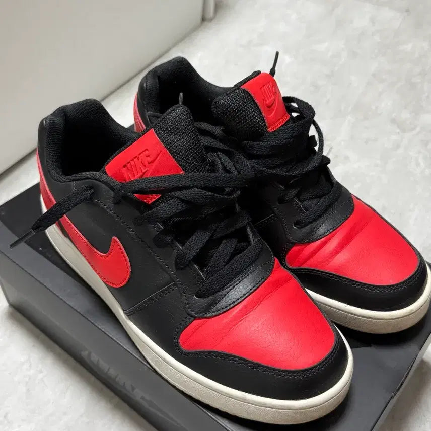 [BUNJANG] Nike Court Borough Low Black/Red US 8 / 나이키 코트 버로우 로우 블랙/레드 260