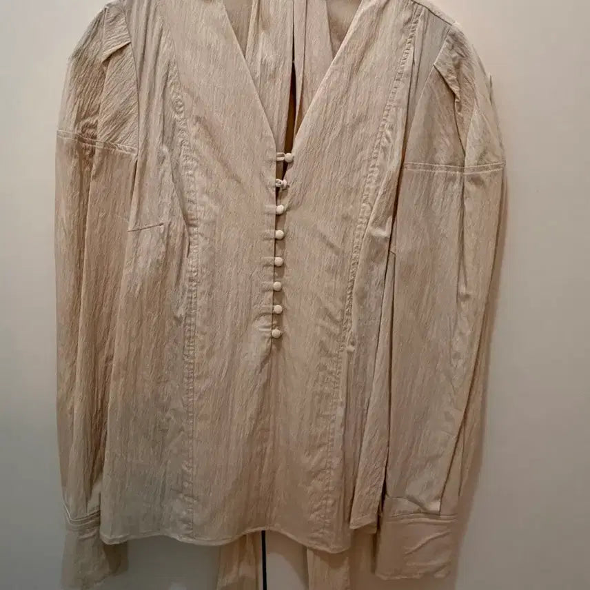 [SOLD OUT] LOEUVRE 베이지 블라우스