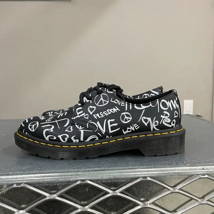 [BUNJANG] Dr. Martens 1461 Printing UK 6 / 닥터마틴 1461 프린팅 Uk6
