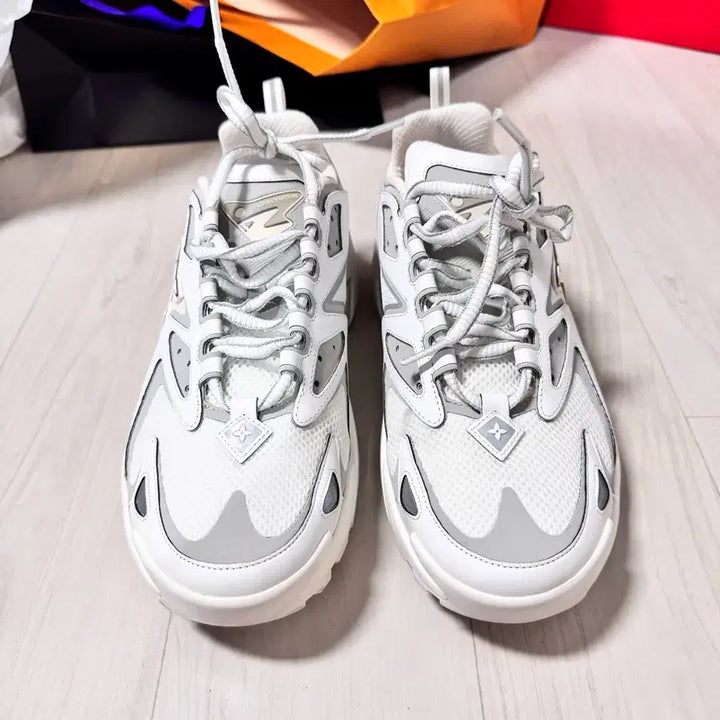 [BUNJANG] Louis Vuitton Tatic Runner Sneakers Size 6.5 / 루이비통 태틱 러너 스니커즈 6.5사이즈 판매합니다.