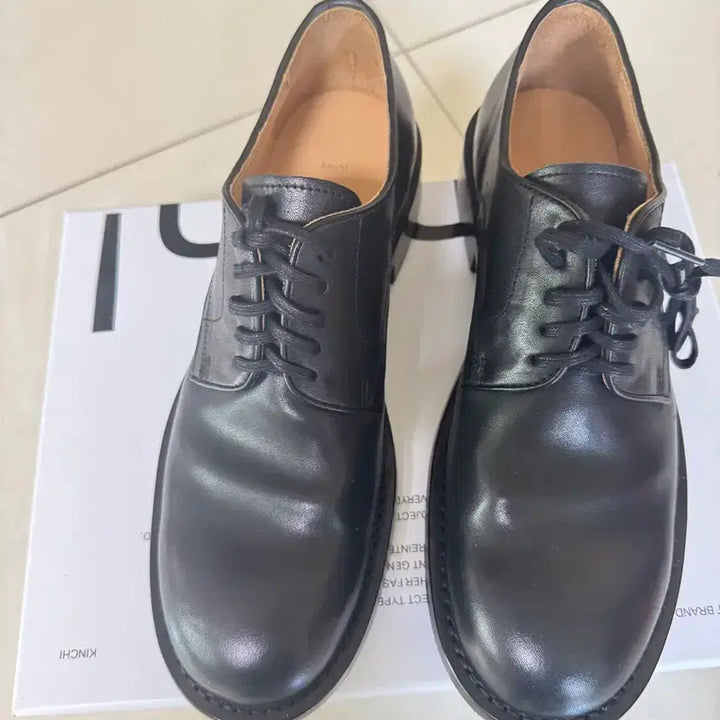 [BUNJANG] Kinchi C11 Vibram Sole Shoes (Size 255) / 킨치c11 새상품+비브람 (255)