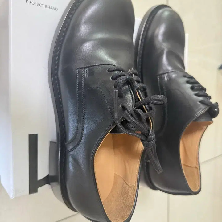 [BUNJANG] Kinchi C11 Vibram Sole Shoes (Size 255) / 킨치c11 새상품+비브람 (255)