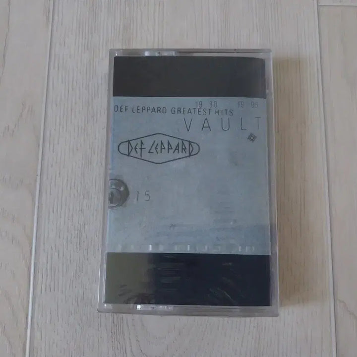 [BUNJANG] Def Leppard Vault Cassette Tape (Sealed) / 데프 레파드 Vault 미개봉 카세트 테이프