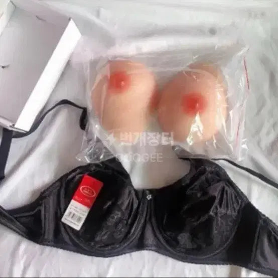 [BUNJANG] Silicone Bra / 실리콘 여성상품 브레지어 가슴 유방 새상품(택달림)반택가능