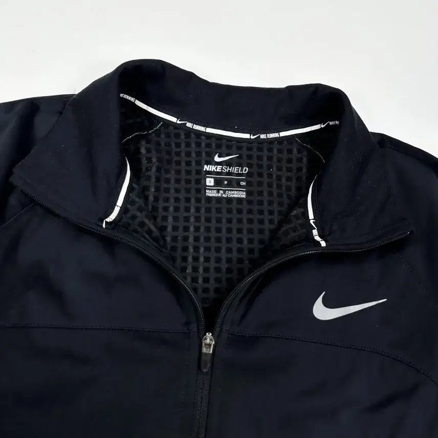 [BUNJANG] Nike Training Shield Running Track Top Jersey Black / 나이키 트레이닝 쉴드 러닝 블랙 트랙탑 져지 (S 여성추천)