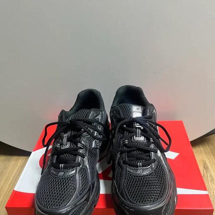 [BUNJANG] New Balance 740v2 Black Silver Metallic Sneakers / 뉴발란스 740 블랙 실버 메탈릭