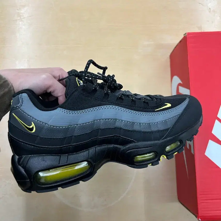 [BUNJANG] Nike Air Max 95 Black Buff Gold Anthracite / (새상품) 260 나이키 에어 맥스 95 블랙 버프 골드 앤트러사이트