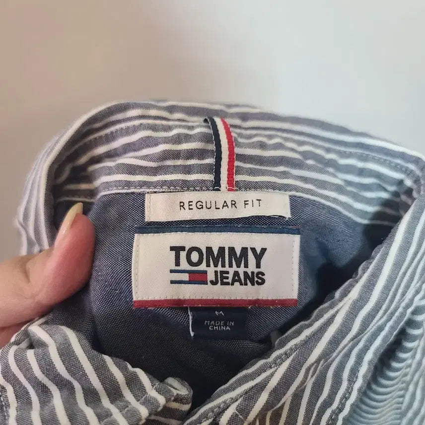 [BUNJANG] Tommy Hilfiger Striped Long-Sleeve Shirt / 타미힐피거 스트라이프 긴팔 셔츠