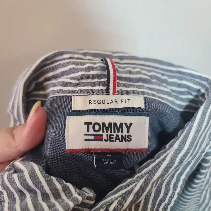 [BUNJANG] Tommy Hilfiger Striped Long-Sleeve Shirt / 타미힐피거 스트라이프 긴팔 셔츠