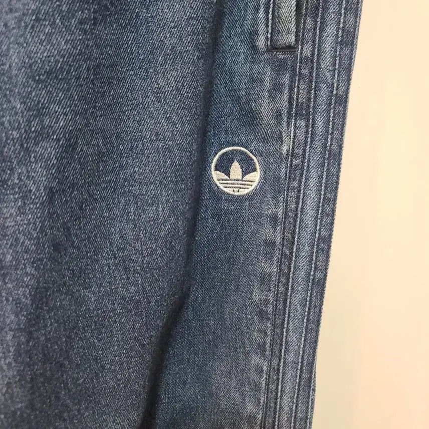 [BUNJANG] Adidas Denim Track Pants / 아디다스 데님 트랙 팬츠