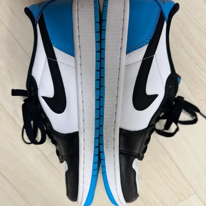 [BUNJANG] Nike Air Jordan 1 Retro Low OG Black Dark Powder Blue US 7.5 / 나이키 에어 조던 1 레트로 로우 OG 블랙 앤 다크 파우더 블루 255