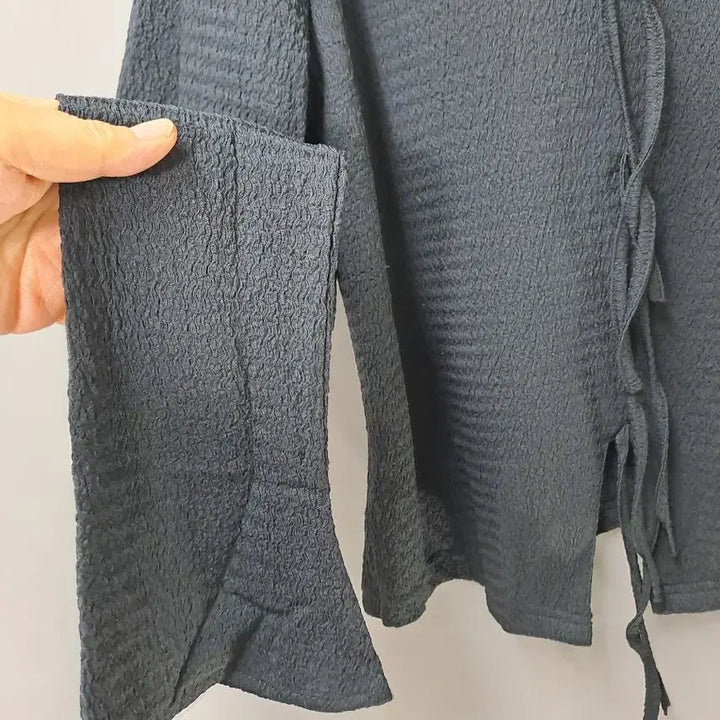 [BUNJANG] COCOENU Black Ribbon Long Sleeve Blouse / COCOENU 블랙 리본끈 긴팔 블라우스