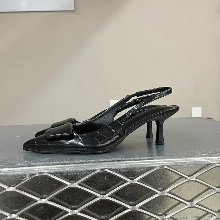 [BUNJANG] Zara Skeleton Heels EU37 / 자라 스켈레톤 힐 Eu37