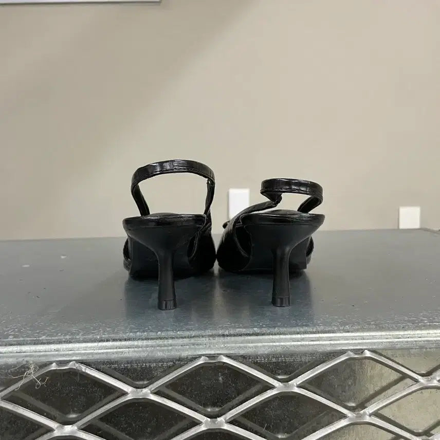[BUNJANG] Zara Skeleton Heels EU37 / 자라 스켈레톤 힐 Eu37