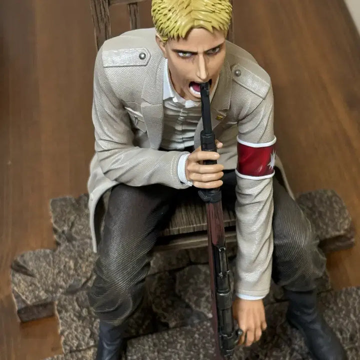 [BUNJANG] Model Power Attack on Titan Levi Resin Figure / model power 라이너 레진 진격의 거인 피규어