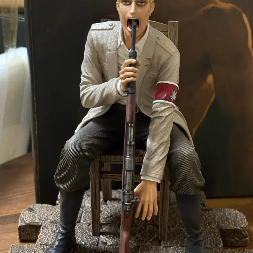 [BUNJANG] Model Power Attack on Titan Levi Resin Figure / model power 라이너 레진 진격의 거인 피규어