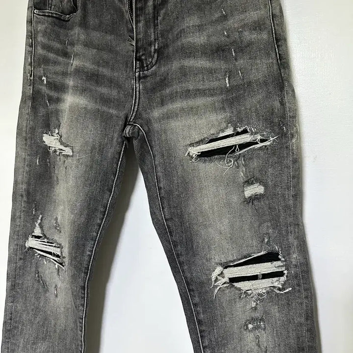 [BUNJANG] AMIRI Distressed Black Denim Jeans / AMIRI 아미리 디스트로이드 블랙 데님