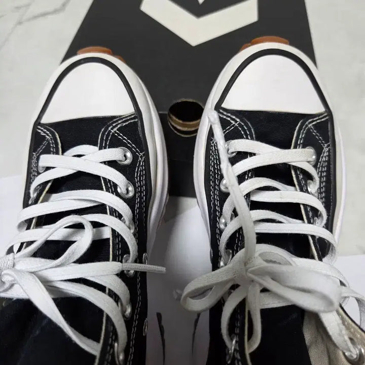[BUNJANG] Converse Run Star Hike Black Sneakers / 컨버스 런스타 하이크 블랙 225 (~240)운동화