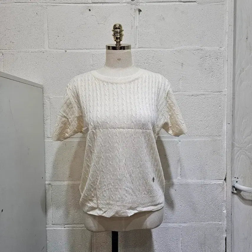 [BUNJANG] Lightweight Knit Cable Round Short Sleeve - Ivory / 가벼운재질 니트 꽈배기모양 라운드 반팔- 아이보리